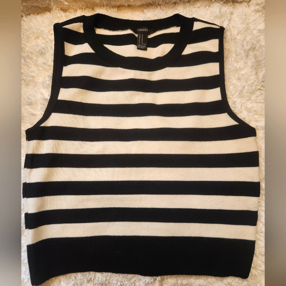 Sleeveless stripped top Forever21